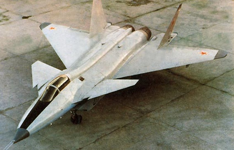 Illustration for article titled The F-22 and F-35 Killer Finally Captured In Action
